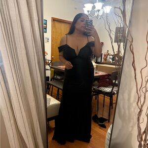 Windsor Black Off-Shoulder Maxi Dress